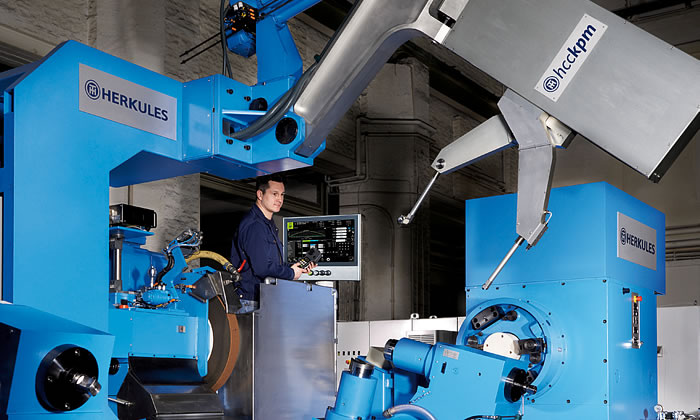 Herkules roll grinder WS 450, equipped with the high-performance and versatile KP 10 control